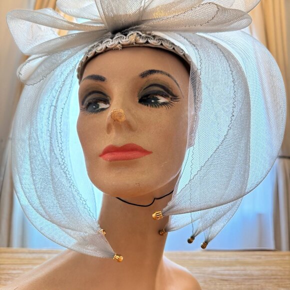 Vintage Silver Mesh Fascinator Hat with Bow & Sequined Net - Picture 3 of 5